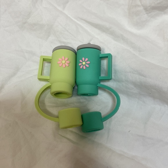 SHEIN green pack of 2 silicone straw cover cap for Stanley Cup. Straw toppers. - Picture 10 of 15